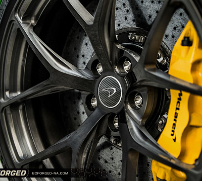 Фото дисков BC Forged RZ21 на McLaren 570S