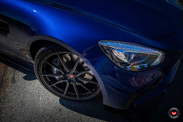 Фото дисков Vossen M-X2 Черный глянец на Mercedes-Benz AMG GT I
