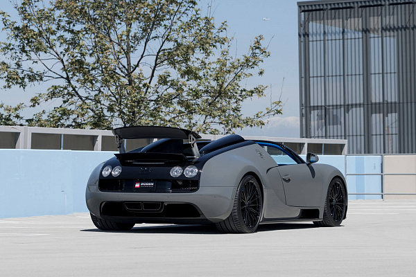 Фото дисков HRE P103SC Черный глянец на Bugatti Veyron