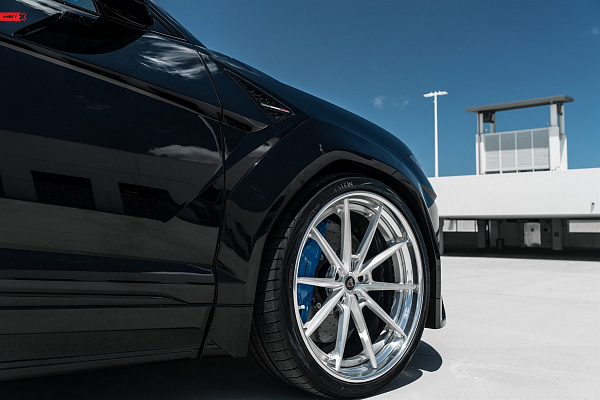 Фото дисков Anrky AN38 Глянцевый лак на Lamborghini Urus