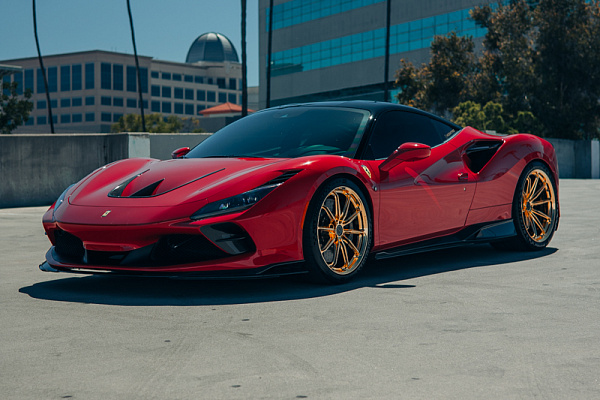 Фото дисков Brixton Forged R11-RS Глянцевое золото на Ferrari F8