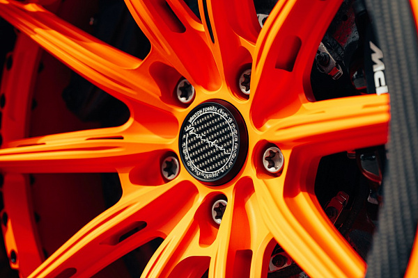 Фото дисков Brixton Forged FDE11 Aerotech Черный сатин на McLaren 600