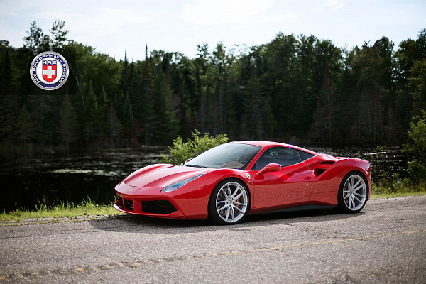 Фото дисков HRE P104 Глянцевый лак на Ferrari 488