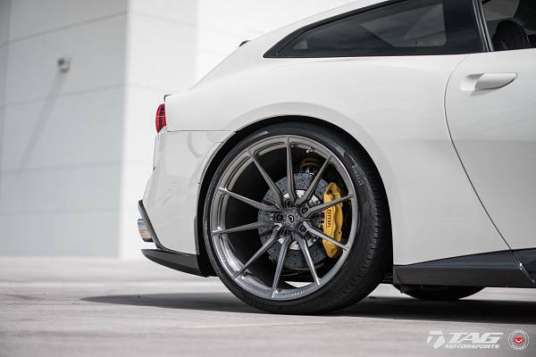 Фото дисков Vossen M-X2 Сатиновый темный лак на Ferrari GTC4Lusso