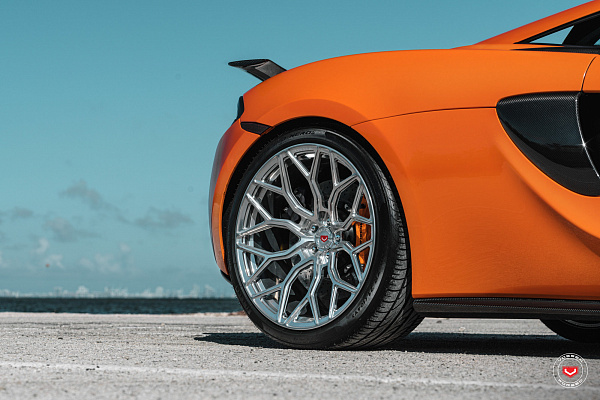 Фото дисков Vossen S17-01 Полированный лак на McLaren 570S