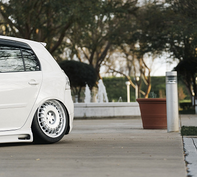 Фото дисков Rotiform PMF на Volkswagen Golf VII