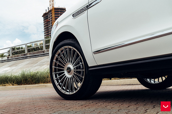 Фото дисков Vossen HF-8 Глянцевый лак на Lincoln Navigator IV
