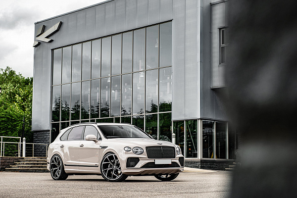 Фото дисков Kahn Type 54 Алмазная проточка на Bentley Bentayga