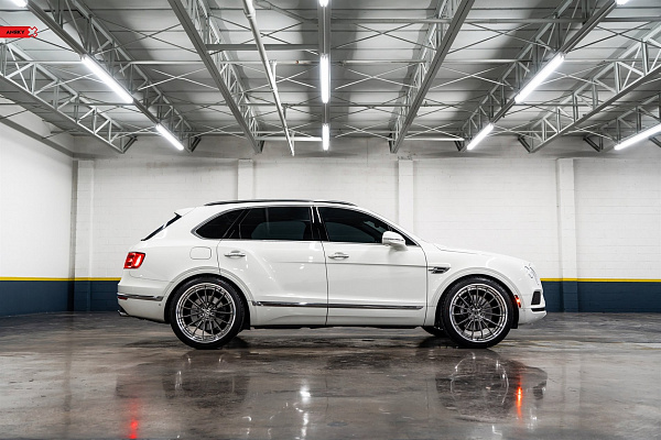 Фото дисков Anrky AN39 Глянцевый темный лак на Bentley Bentayga
