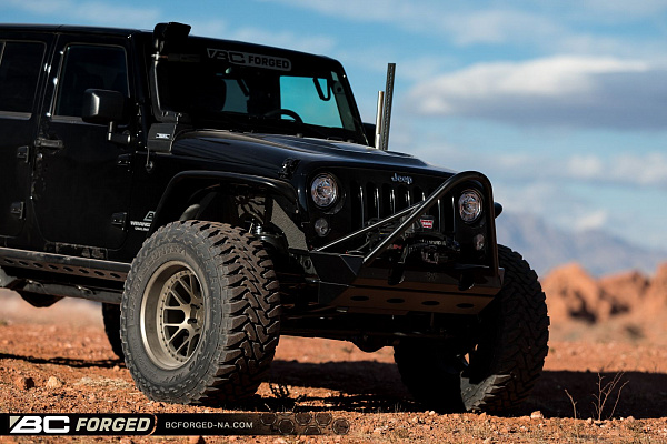 Фото дисков BC Forged LE72 // MLE72 Сатиновая бронза на Jeep Wrangler III (JK)