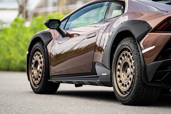 Фото дисков HRE 037 GTM Сатиновая бронза на Lamborghini Huracan