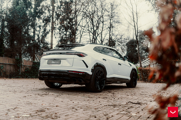 Фото дисков Vossen HF-7 Черный глянец на Lamborghini Urus