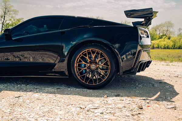 Фото дисков HRE 520M Глянцевая бронза на Chevrolet Corvette C7