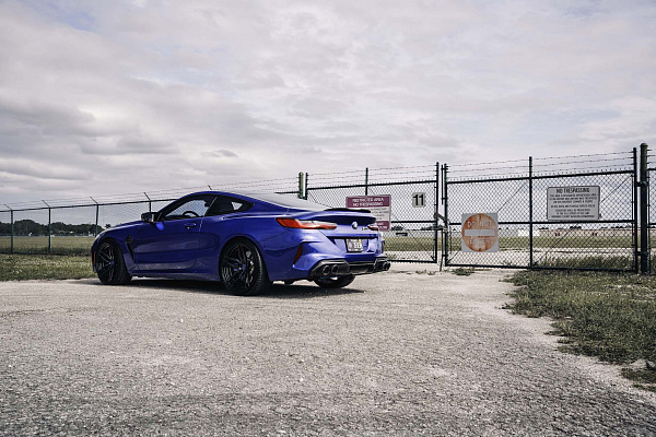 Фото дисков Strasse Wheels SV4 Deep Concave Duoblock Черный глянец на BMW 8/M8