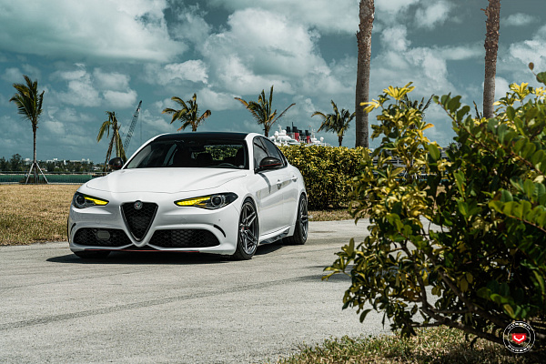 Фото дисков Vossen M-X1 Глянцевый графит на Alfa Romeo Giulia II (952)
