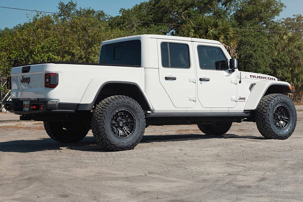 Фото дисков 4PLAY 4PS01 Черный глянец на Jeep Gladiator II (JT)