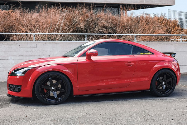Фото дисков Bola B1 Черный глянец на Audi TT (8J)