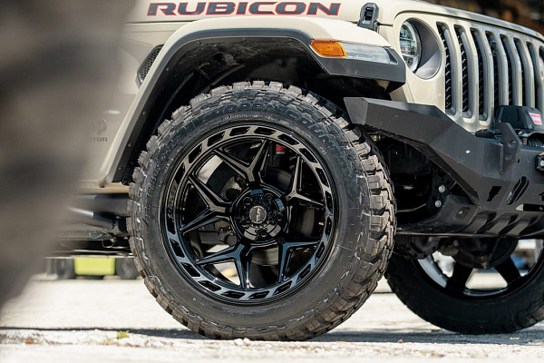 Фото дисков 4PLAY 4P55 Черный глянец на Jeep Gladiator II (JT)