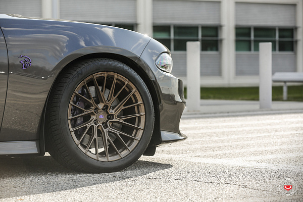 Фото дисков Vossen EVO-6T Сатиновая бронза на Dodge Charger VII