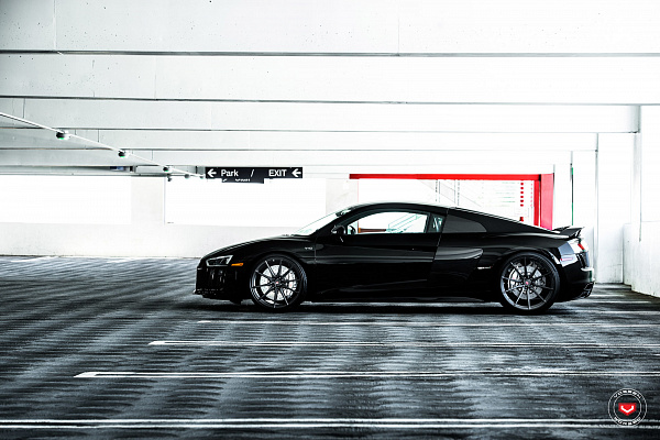 Фото дисков Vossen M-X2 Черный сатин на Audi R8 (4S)