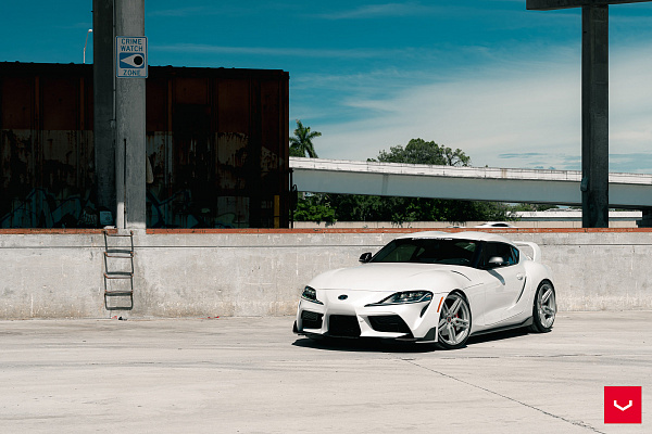 Фото дисков Vossen HF-1 Серебро на Toyota Supra A90