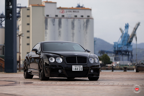 Фото дисков Vossen CG-205 Черный глянец на Bentley Continental GT II