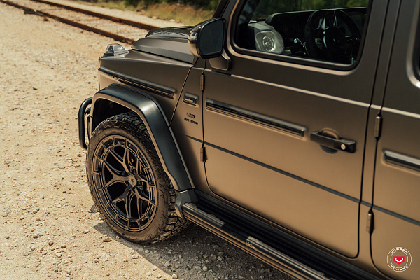 Фото дисков Vossen LC3-01 Глянцевый темный лак на Mercedes-Benz G-Class III