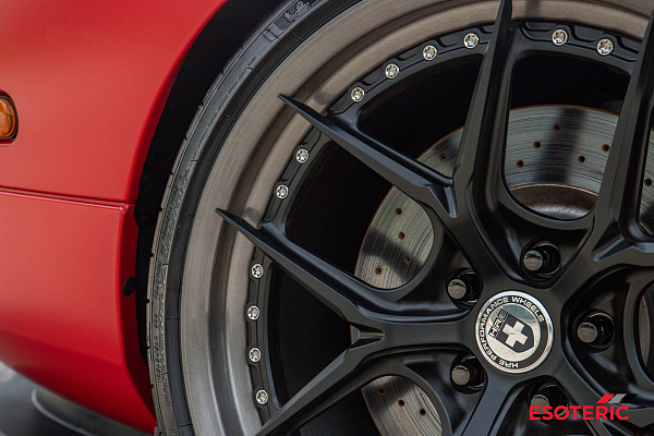 Фото дисков HRE S101SC Глянцевый темный лак на Ford GT I