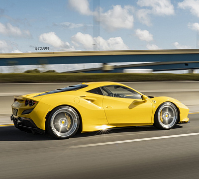 Фото дисков Strasse Wheels SV10 Deep Concave FS на Ferrari F8