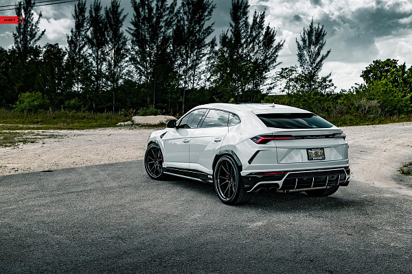Фото дисков Anrky AN32 Черный сатин на Lamborghini Urus