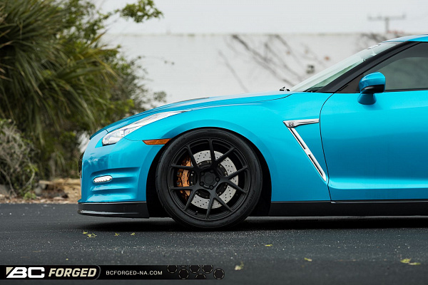 Фото дисков BC Forged RZ05 Черный матовый на Nissan GT-R