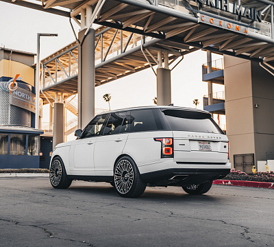 Фото дисков Brixton Forged LX01 на Land Rover Range Rover IV