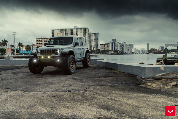 Фото дисков Vossen HFX-1 (5-Lug) Сатиновая бронза на Jeep Wrangler IV (JL)