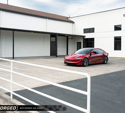 Фото дисков BC Forged HCA675 на Tesla Model 3
