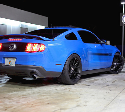 Фото дисков HRE P101 на Ford Mustang V