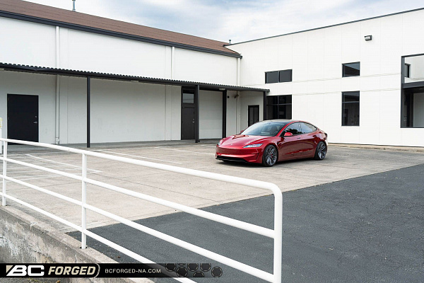 Фото дисков BC Forged HCA675 Сатиновый тонированный лак на Tesla Model 3