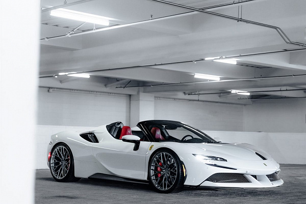 Фото дисков Anrky AN10 Глянцевый темный лак на Ferrari SF90