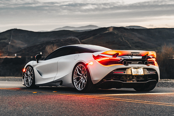 Фото дисков Brixton Forged PF10 Сатиновый лак на McLaren 720S