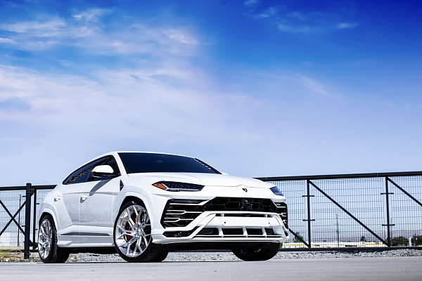 Фото дисков Savini SV72 Глянцевый лак на Lamborghini Urus