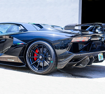 Фото дисков Strasse Wheels SV10 Deep Concave FS на Lamborghini Aventador