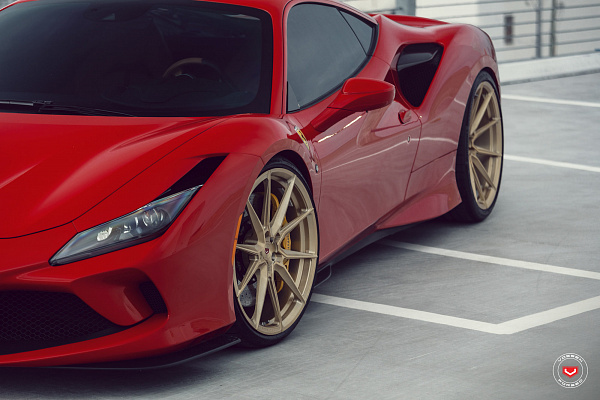 Фото дисков Vossen EVO-2 Глянцевая шампань на Ferrari F8