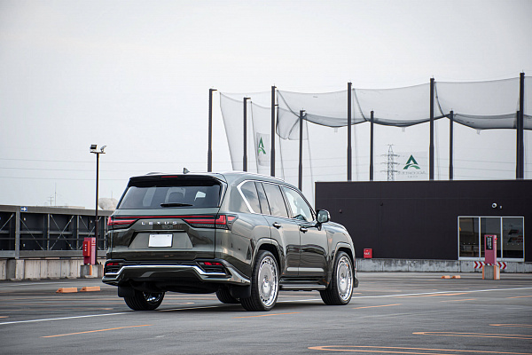 Фото дисков HRE 935 Полированный лак на Lexus LX IV