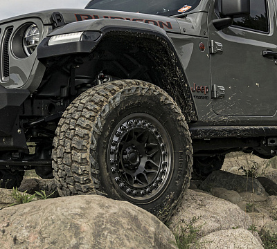 Фото дисков Black Rhino ALPHA на Jeep Wrangler IV (JL)