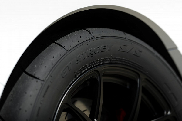 Фото дисков BC Forged RZ05 Черный сатин на Chevrolet Corvette C7