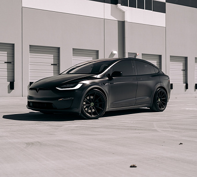 Фото дисков Brixton Forged R11-R на Tesla Model X