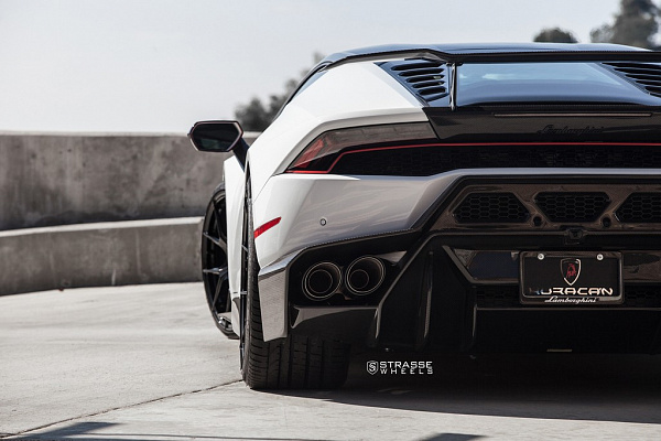 Фото дисков Strasse Wheels SM5R Deep Concave Monoblock Другой цвет на Lamborghini Huracan