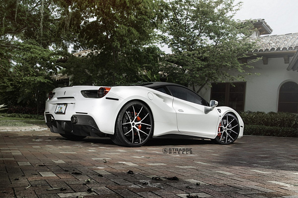 Фото дисков Strasse Wheels SM5R Deep Concave Monoblock Другой цвет на Ferrari 488