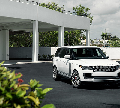 Фото дисков Vossen S17-01 на Land Rover Range Rover IV