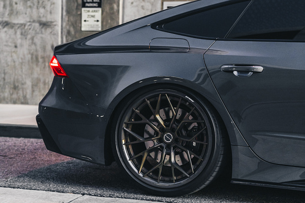 Фото дисков Brixton Forged PF10 Сатиновая темная бронза на Audi A/RS 7 (4K)