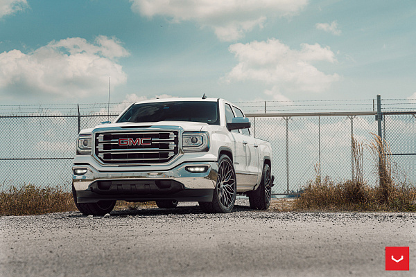 GMC Sierra III
